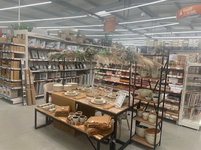 Présentation Magasin Bazarland Arès