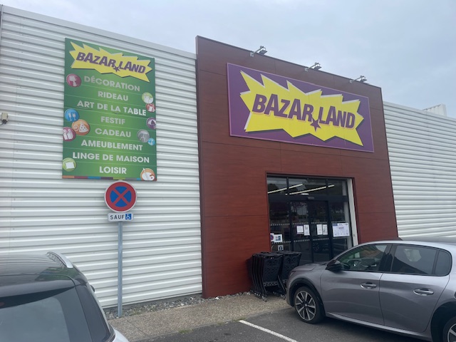 Présentation Magasin Bazarland Arès